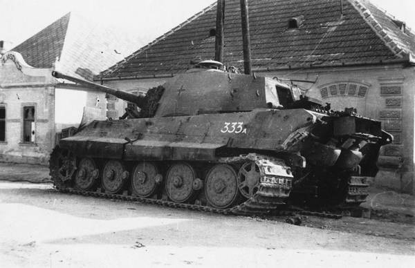 Иллюстрация к книге — Последние контрудары Гитлера. Разгром Панцерваффе [i_136.jpg]