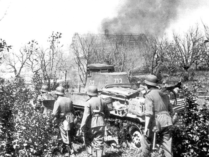 Иллюстрация к книге — Пять кругов ада. Красная Армия в «котлах» [i_004.jpg]