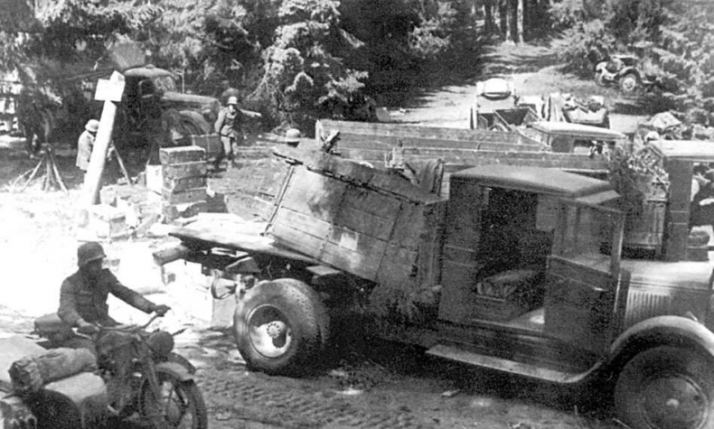 Иллюстрация к книге — Пять кругов ада. Красная Армия в «котлах» [i_007.jpg]