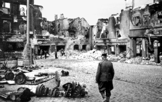 Иллюстрация к книге — Разгром 1945. Битва за Германию [i_028.jpg]