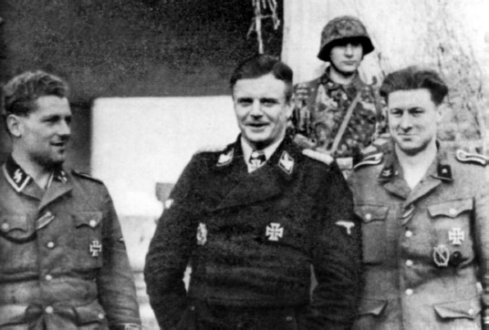 Иллюстрация к книге — Разгром 1945. Битва за Германию [i_032.jpg]