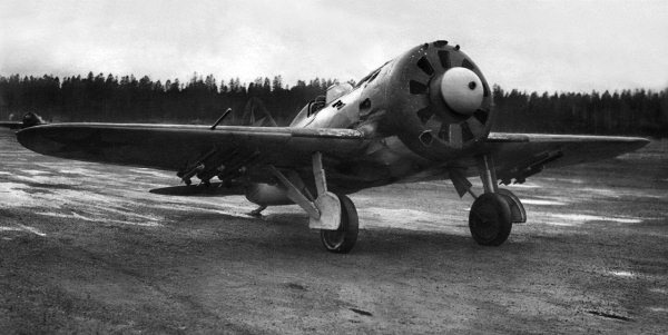 Иллюстрация к книге — Истребители. "Прикрой, атакую!" [i_027.jpg]