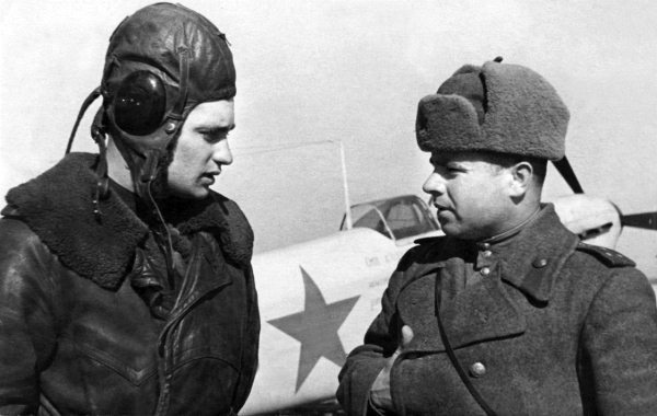 Иллюстрация к книге — Истребители. "Прикрой, атакую!" [i_037.jpg]