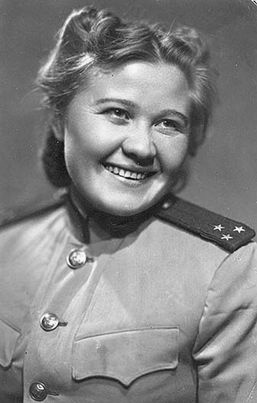 Иллюстрация к книге — По локоть в крови. Красный Крест Красной Армии [i_003.jpg]