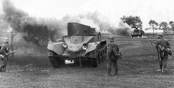 Иллюстрация к книге — Танкисты. &quot;Мы погибали, сгорали...&quot; [i_007.jpg]