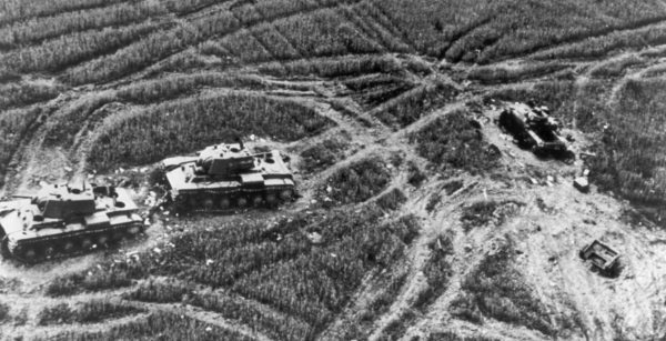 Иллюстрация к книге — Танкисты. &quot;Мы погибали, сгорали...&quot; [i_008.jpg]