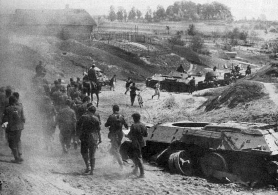 Иллюстрация к книге — Танкисты. &quot;Мы погибали, сгорали...&quot; [i_010.jpg]