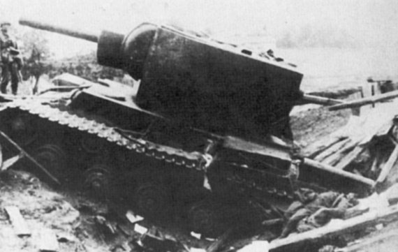 Иллюстрация к книге — Танкисты. &quot;Мы погибали, сгорали...&quot; [i_013.jpg]