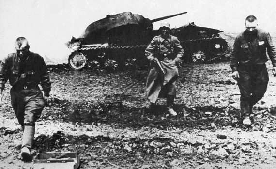 Иллюстрация к книге — Танкисты. &quot;Мы погибали, сгорали...&quot; [i_014.jpg]