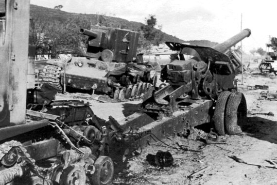 Иллюстрация к книге — Танкисты. &quot;Мы погибали, сгорали...&quot; [i_022.jpg]