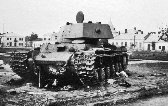 Иллюстрация к книге — Танкисты. &quot;Мы погибали, сгорали...&quot; [i_025.jpg]