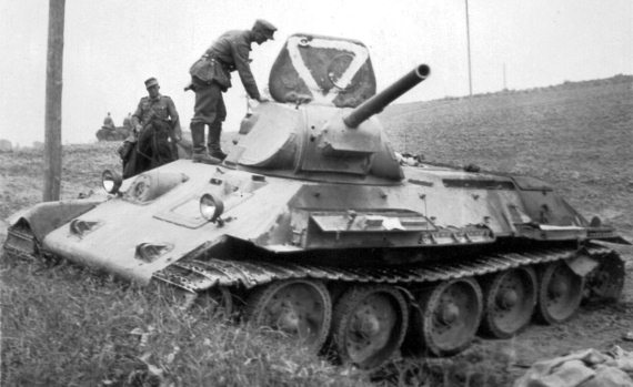 Иллюстрация к книге — Танкисты. &quot;Мы погибали, сгорали...&quot; [i_026.jpg]