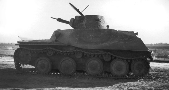 Иллюстрация к книге — Танкисты. &quot;Мы погибали, сгорали...&quot; [i_028.jpg]