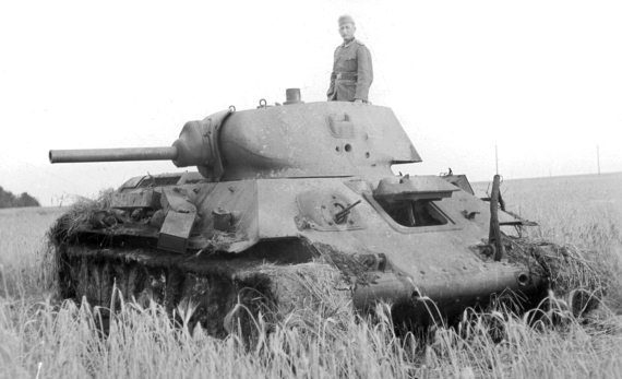 Иллюстрация к книге — Танкисты. &quot;Мы погибали, сгорали...&quot; [i_030.jpg]