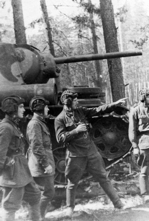 Иллюстрация к книге — Танкисты. &quot;Мы погибали, сгорали...&quot; [i_049.jpg]