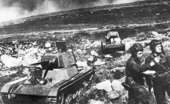 Иллюстрация к книге — Танкисты. &quot;Мы погибали, сгорали...&quot; [i_052.jpg]