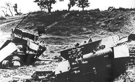 Иллюстрация к книге — Танкисты. &quot;Мы погибали, сгорали...&quot; [i_079.jpg]