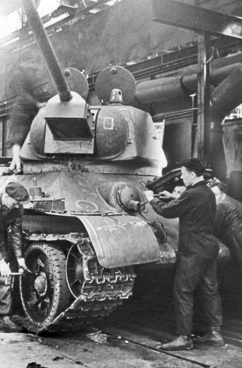 Иллюстрация к книге — Танкисты. &quot;Мы погибали, сгорали...&quot; [i_105.jpg]