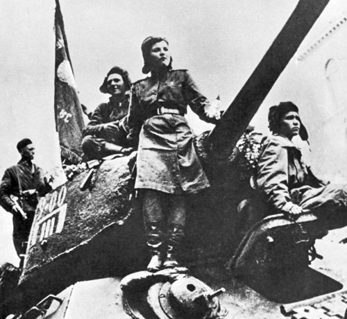 Иллюстрация к книге — Танкисты. "Мы погибали, сгорали..." [i_141.jpg]