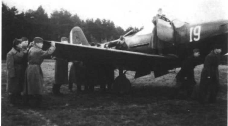 Иллюстрация к книге — Я дрался с асами люфтваффе. На смену павшим. 1943-1945 [image025.jpg]