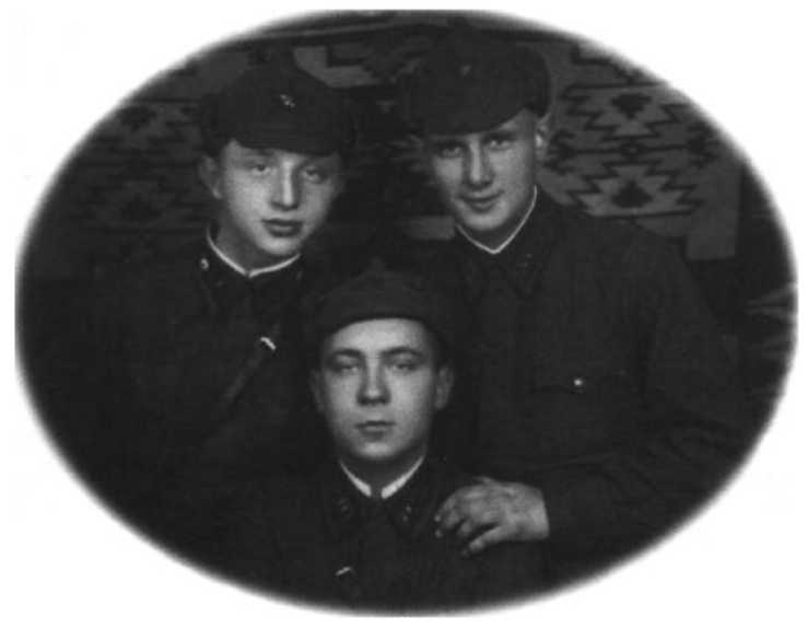 Иллюстрация к книге — Я дрался с асами люфтваффе. На смену павшим. 1943-1945 [image035.jpg]