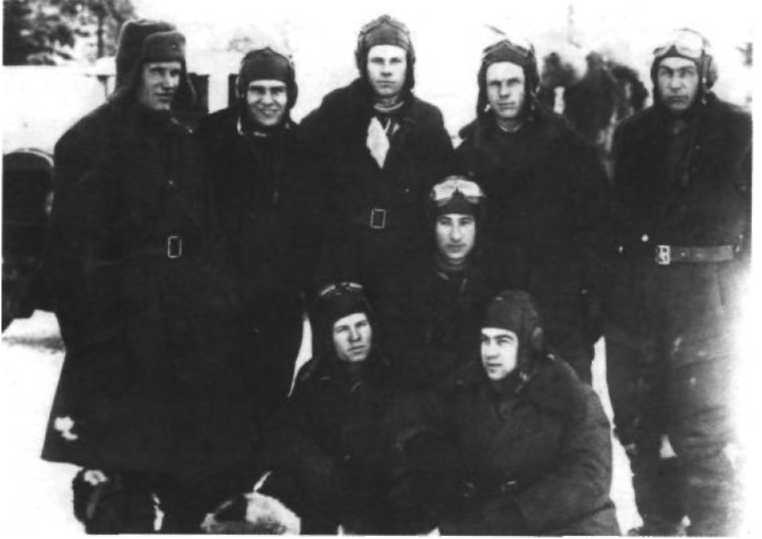 Иллюстрация к книге — Я дрался с асами люфтваффе. На смену павшим. 1943-1945 [image051.jpg]