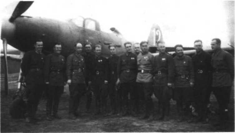 Иллюстрация к книге — Я дрался с асами люфтваффе. На смену павшим. 1943-1945 [image058.jpg]