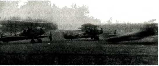 Иллюстрация к книге — Я дрался на По-2. &quot;Ночные ведьмаки&quot; [i_003.jpg]