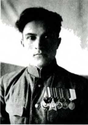 Иллюстрация к книге — Я дрался на По-2. "Ночные ведьмаки" [i_017.jpg]