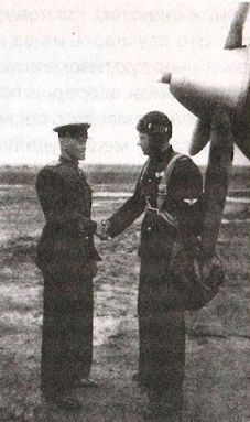 Иллюстрация к книге — В воздушных боях. Балтийское небо [i_003.jpg]