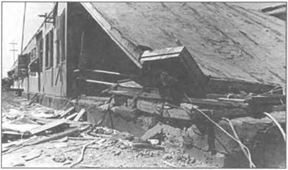 Иллюстрация к книге — Мы атакуем с небес [i_012.jpg]