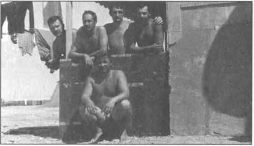 Иллюстрация к книге — Мы атакуем с небес [i_045.jpg]