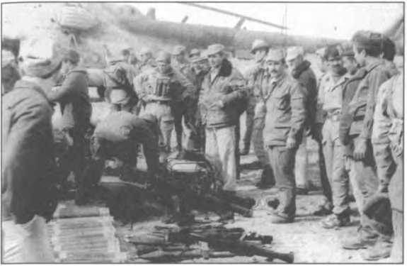 Иллюстрация к книге — Мы атакуем с небес [i_112.jpg]