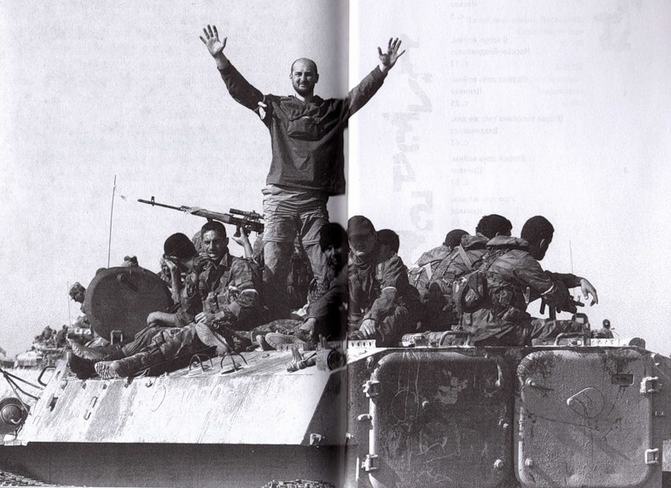 Иллюстрация к книге — Война. Хроника пяти дней [i_001.jpg]