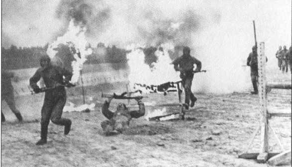 Иллюстрация к книге — ВДВ. С неба - в бой [i_027.jpg]