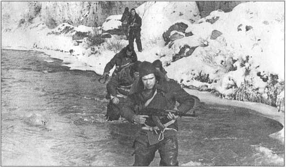 Иллюстрация к книге — ВДВ. С неба - в бой [i_028.jpg]