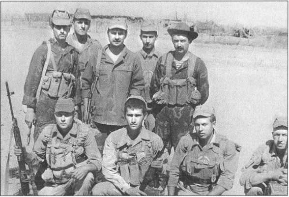 Иллюстрация к книге — ВДВ. С неба - в бой [i_043.jpg]