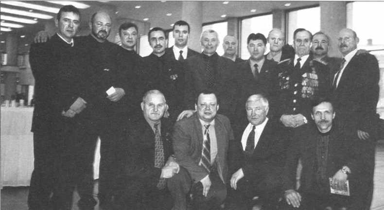 Иллюстрация к книге — ВДВ. С неба - в бой [i_063.jpg]