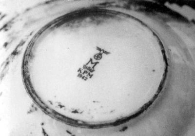 Иллюстрация к книге — Ныряющие в темноту [i_027.jpg]