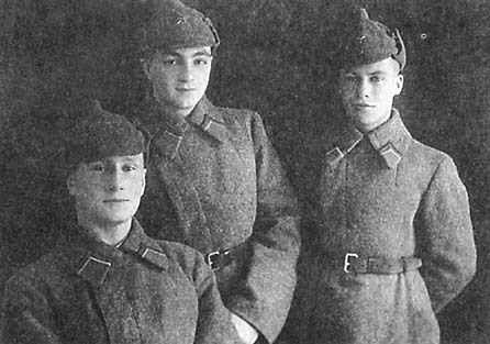 Иллюстрация к книге — Мы - дети войны. Воспоминания военного летчика-испытателя [i_005.jpg]