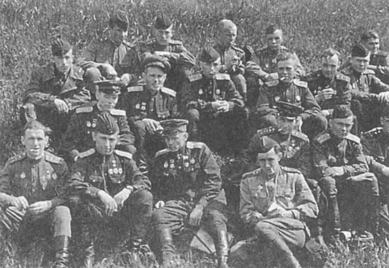 Иллюстрация к книге — Мы - дети войны. Воспоминания военного летчика-испытателя [i_019.jpg]