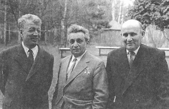 Иллюстрация к книге — Мы - дети войны. Воспоминания военного летчика-испытателя [i_030.jpg]