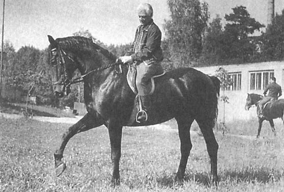 Иллюстрация к книге — Мы - дети войны. Воспоминания военного летчика-испытателя [i_061.jpg]