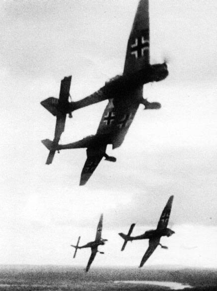 Иллюстрация к книге — Пилот `Штуки`. Мемуары аса люфтваффе [_47.jpg]