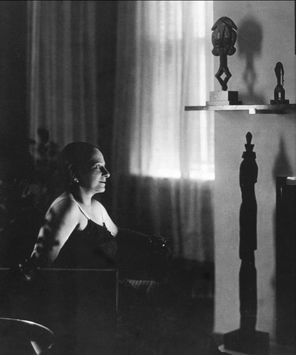 Иллюстрация к книге — Елена Рубинштейн. Женщина, сотворившая красоту [i_024.jpg]