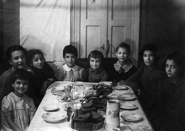 Иллюстрация к книге — Счастливая девочка растет [i_007.jpg]