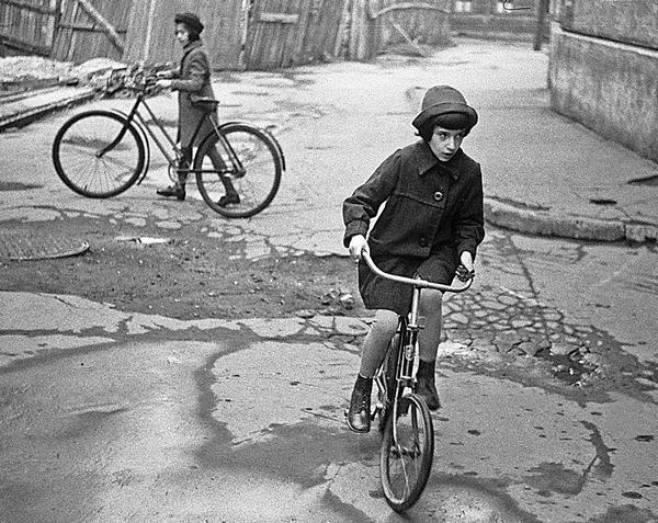 Иллюстрация к книге — Счастливая девочка растет [i_013.jpg]