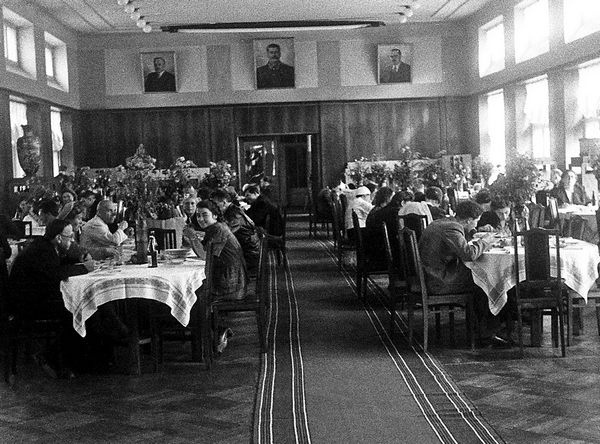 Иллюстрация к книге — Счастливая девочка растет [i_027.jpg]