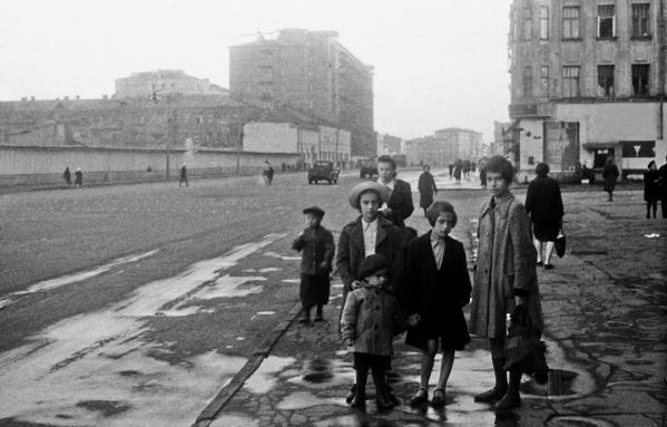 Иллюстрация к книге — Счастливая девочка растет [i_030.jpg]