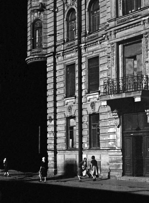 Иллюстрация к книге — Счастливая девочка растет [i_043.jpg]